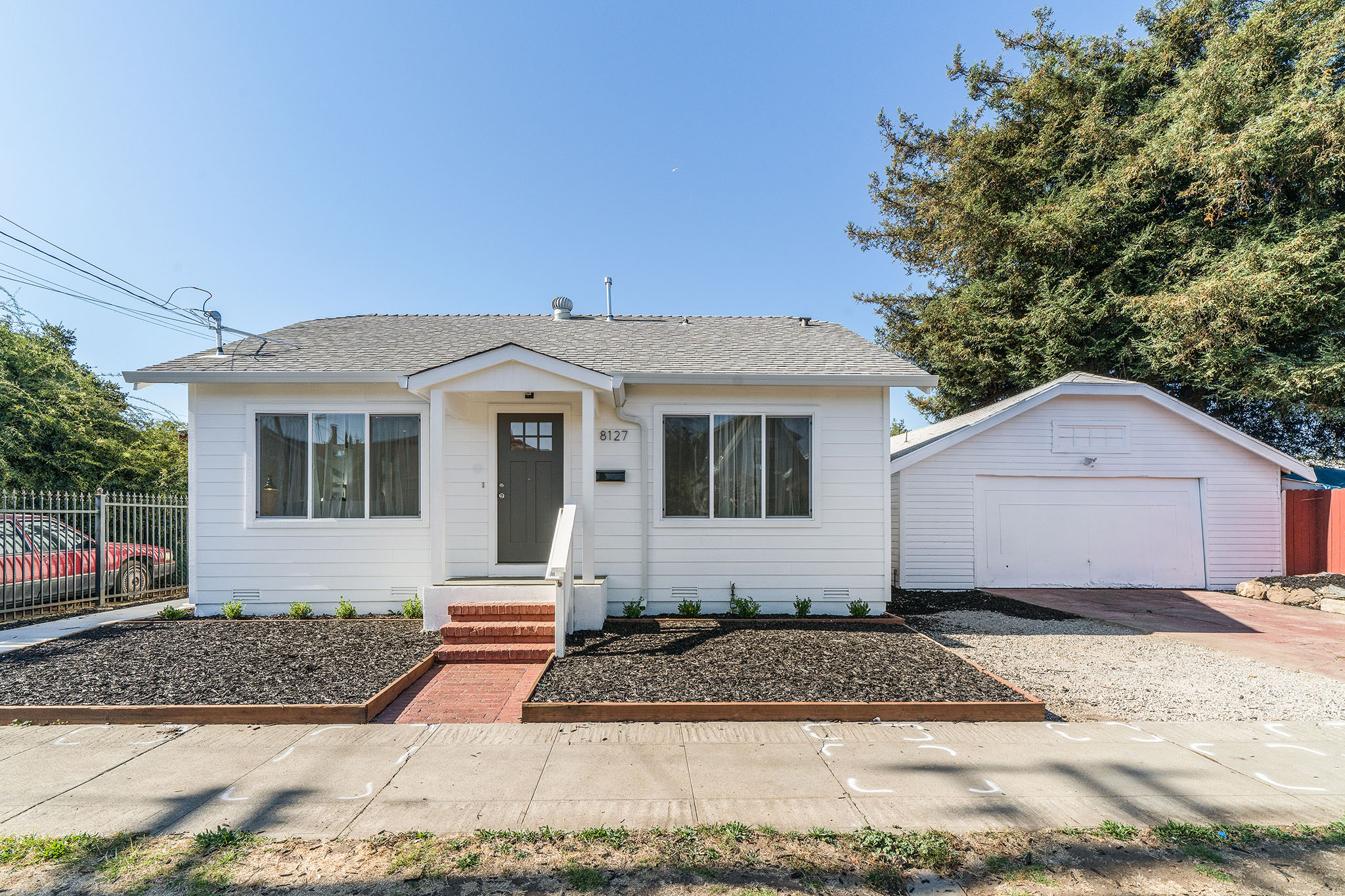 8127 Olive St - Oakland, Ca - Remy Weinstein